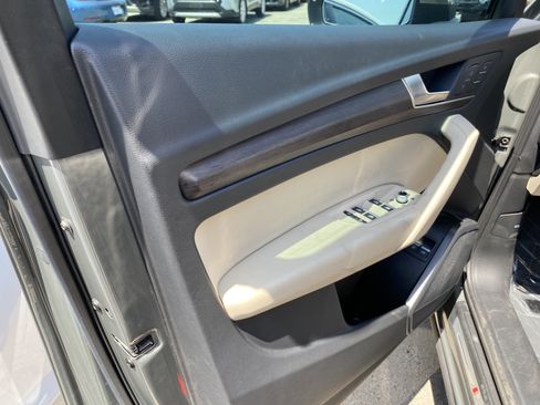 Used 2023 Audi Q5 e Premium w/ Convenience Package AWD/4WD image 14