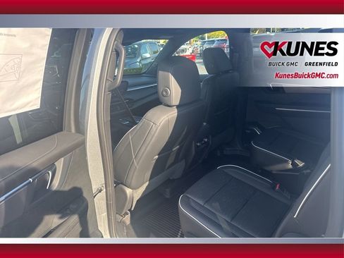 New 2026 Buick Enclave Sport Touring w/ LPO, Floor Liner Package image 31