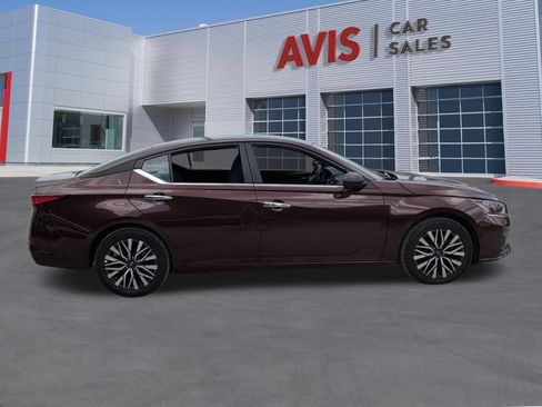 Used 2025 Nissan Altima 2.5 SV FWD image 5