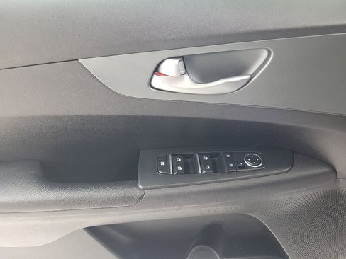 Used 2021 Kia Forte LXS FWD image 27