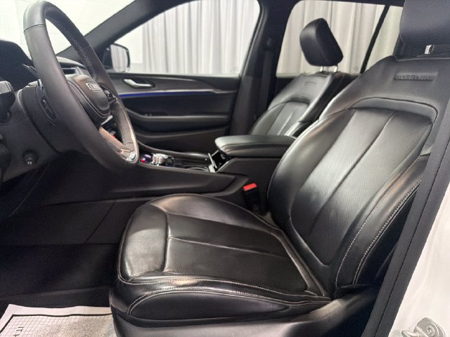 Used 2023 Jeep Grand Cherokee Overland AWD/4WD image 10