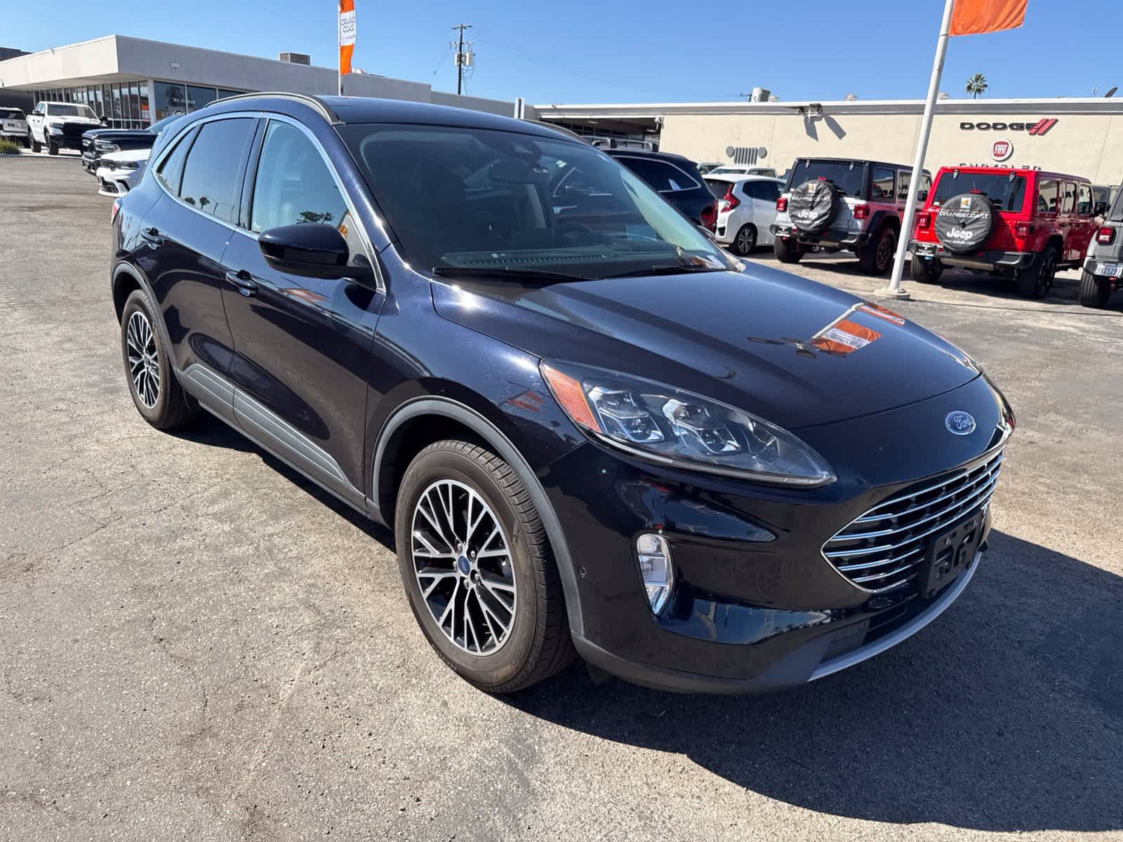 Used 2021 Ford Escape Titanium w/ Titanium Premium Package FWD image 9