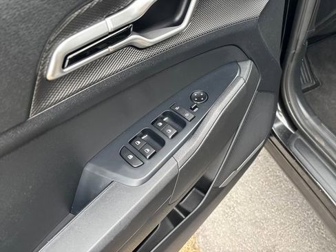Used 2023 Kia Sportage LX image 11