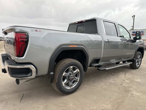 New 2026 GMC Sierra 2500 SLT w/ SLT Premium Package AWD/4WD image 3