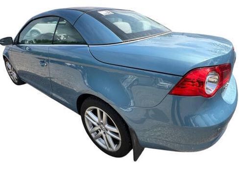 Used 2010 Volkswagen Eos Lux FWD image 3