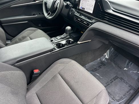Used 2025 Toyota Camry LE FWD image 14