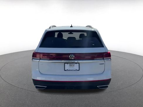 Used 2025 Volkswagen Atlas SE image 12