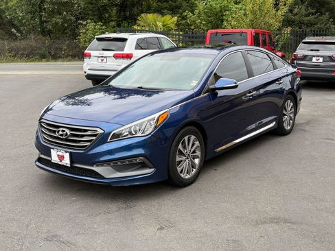 Used 2016 Hyundai Sonata Sport w/ Option Group 1V FWD image 3