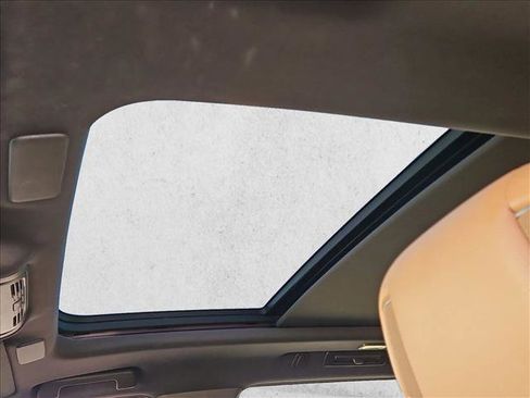 Used 2022 Cadillac Escalade Premium Luxury w/ Performance Package image 16