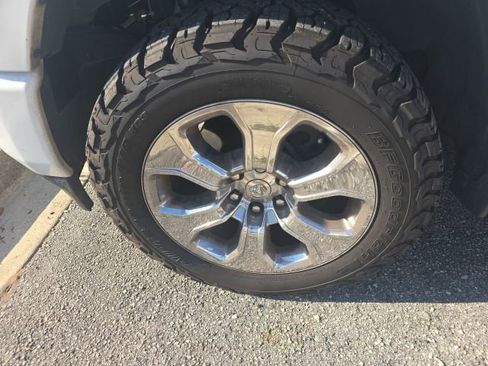 Used 2019 RAM 1500 Big Horn AWD/4WD image 28