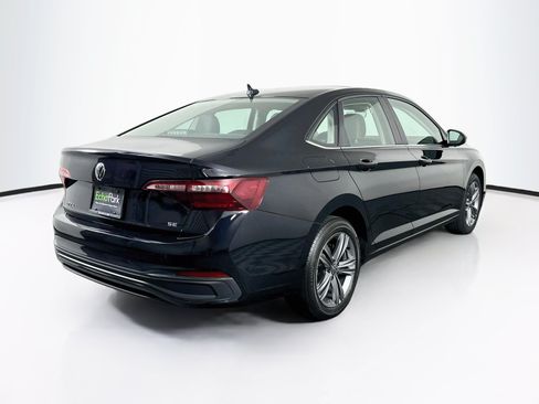Used 2023 Volkswagen Jetta SE FWD image 9