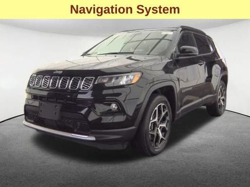 Used 2025 Jeep Compass Limited w/ Sun & Sound Group AWD/4WD image 4