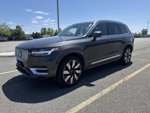 Used 2023 Volvo XC90 T8 Ultimate w/ Protection Package Premier AWD/4WD image 2