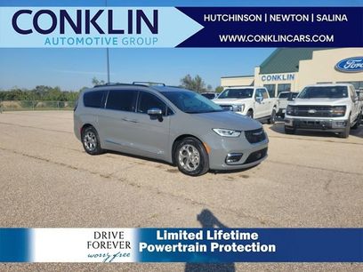 Used 2023 Chrysler Pacifica Limited