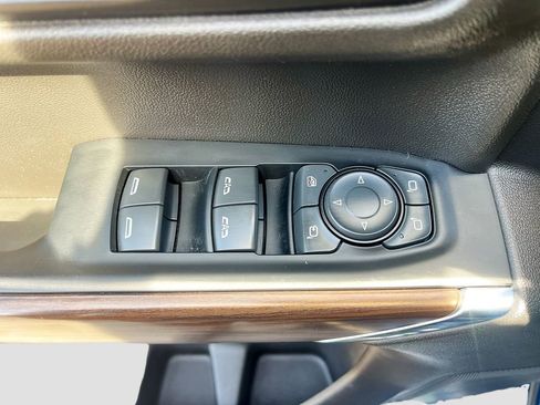 Used 2022 GMC Sierra 1500 SLT w/ SLT Premium Package image 17