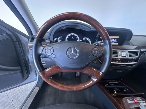 Used 2012 Mercedes-Benz S 550 4MATIC image 17