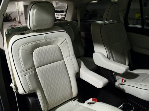 Used 2021 Lincoln Aviator Black Label w/ Dynamic Handling Package image 25