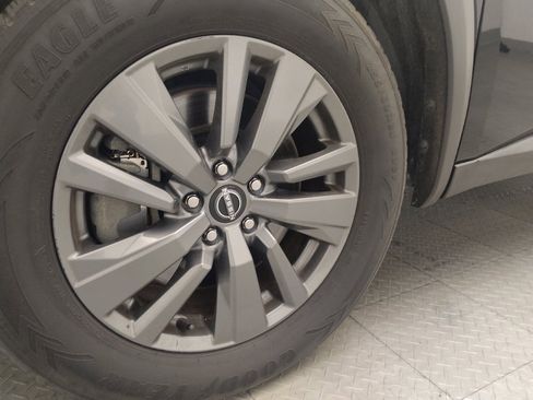 Used 2023 Nissan Pathfinder SV AWD/4WD image 31