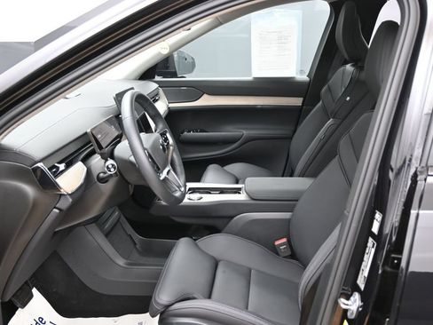 Used 2025 Volvo EX90 Ultra w/ Protection Package Premier AWD/4WD image 19