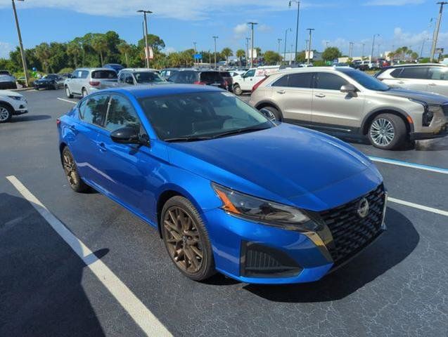 Certified 2025 Nissan Altima 2.5 SR w/ SR Premium Package FWD image 1