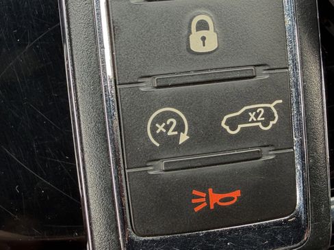 Used 2023 Jeep Grand Cherokee L Laredo image 25