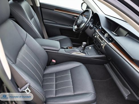 Used 2016 Lexus ES 350 w/ Luxury Package w/Wood Trim FWD image 9