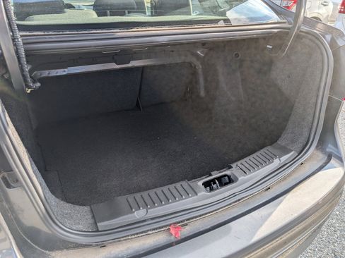 Used 2015 Ford Fiesta SE image 4