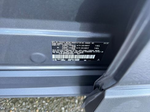 Used 2025 Toyota RAV4 XLE image 31