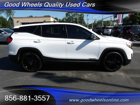 Used 2019 GMC Terrain SLE w/ Driver Convenience Package FWD image 4