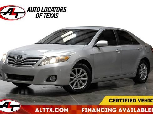 Used 2010 Toyota Camry XLE FWD image 1