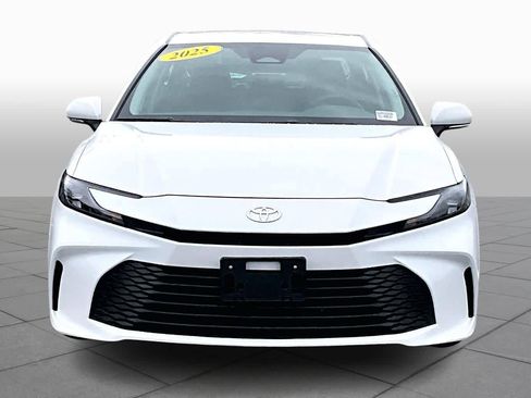 Certified 2025 Toyota Camry LE image 3