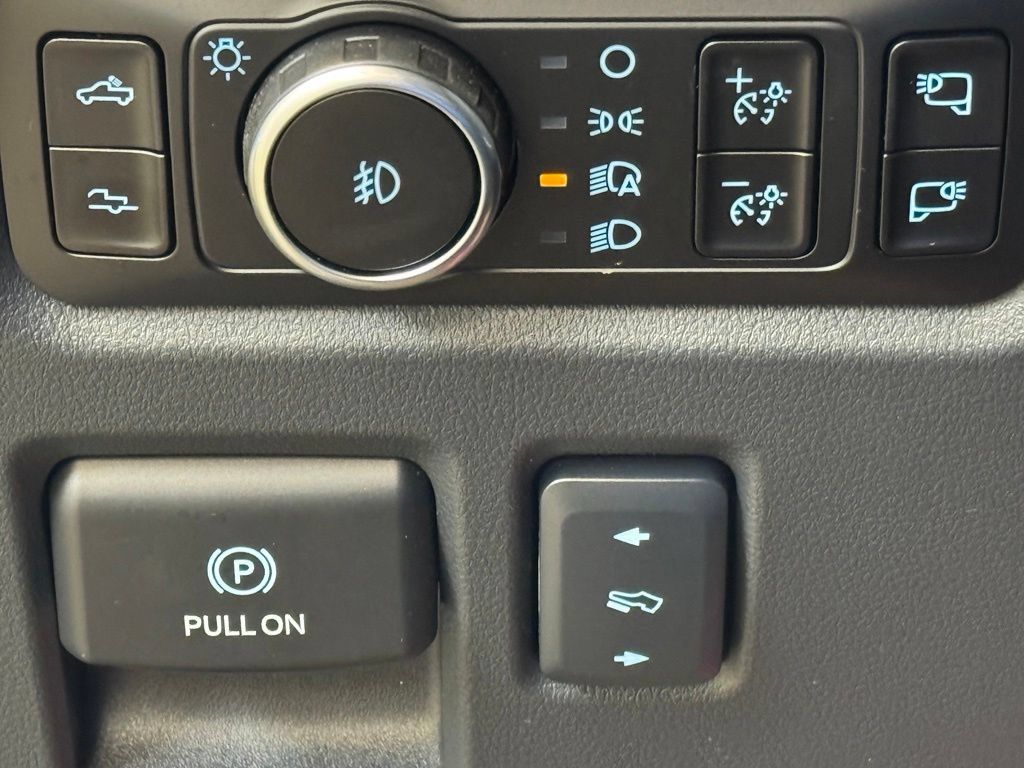 Used 2025 Ford F150 Raptor AWD/4WD image 37