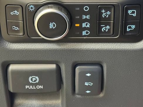 Used 2025 Ford F150 Raptor AWD/4WD image 37