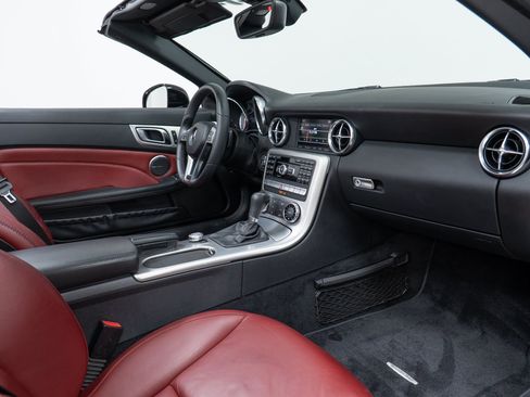 Used 2012 Mercedes-Benz SLK 350 image 23