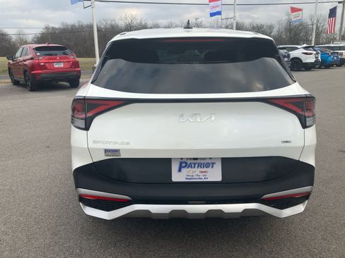 Used 2023 Kia Sportage LX image 6