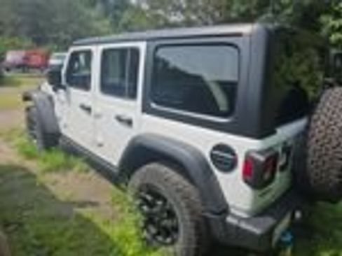 Used 2024 Jeep Wrangler Unlimited AWD/4WD image 5
