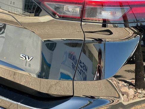 Used 2024 Nissan Rogue SV FWD image 25