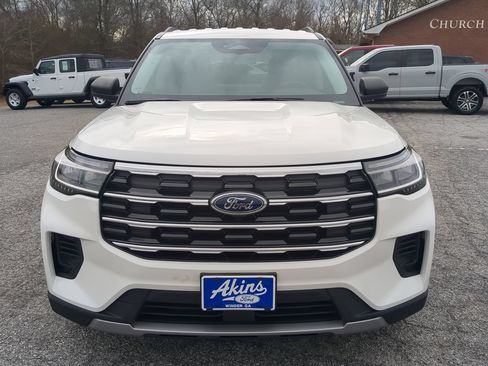 New 2026 Ford Explorer Active RWD image 7