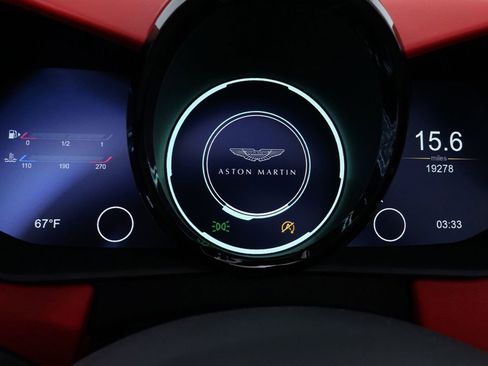 Used 2021 Aston Martin V8 Vantage Base image 23