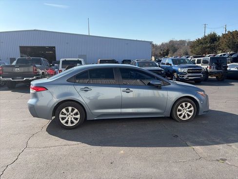 Used 2020 Toyota Corolla LE image 8