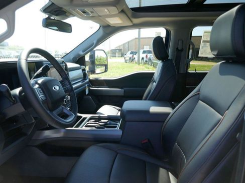 New 2026 Ford F250 Lariat w/ Black Appearance Package AWD/4WD image 17