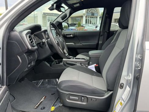 Used 2023 Toyota Tacoma TRD Sport w/ Advanced Technology Package AWD/4WD image 18