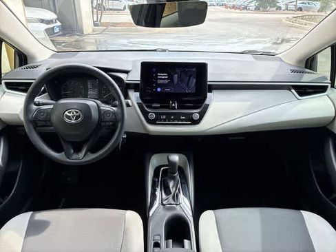 Used 2025 Toyota Corolla LE FWD image 16