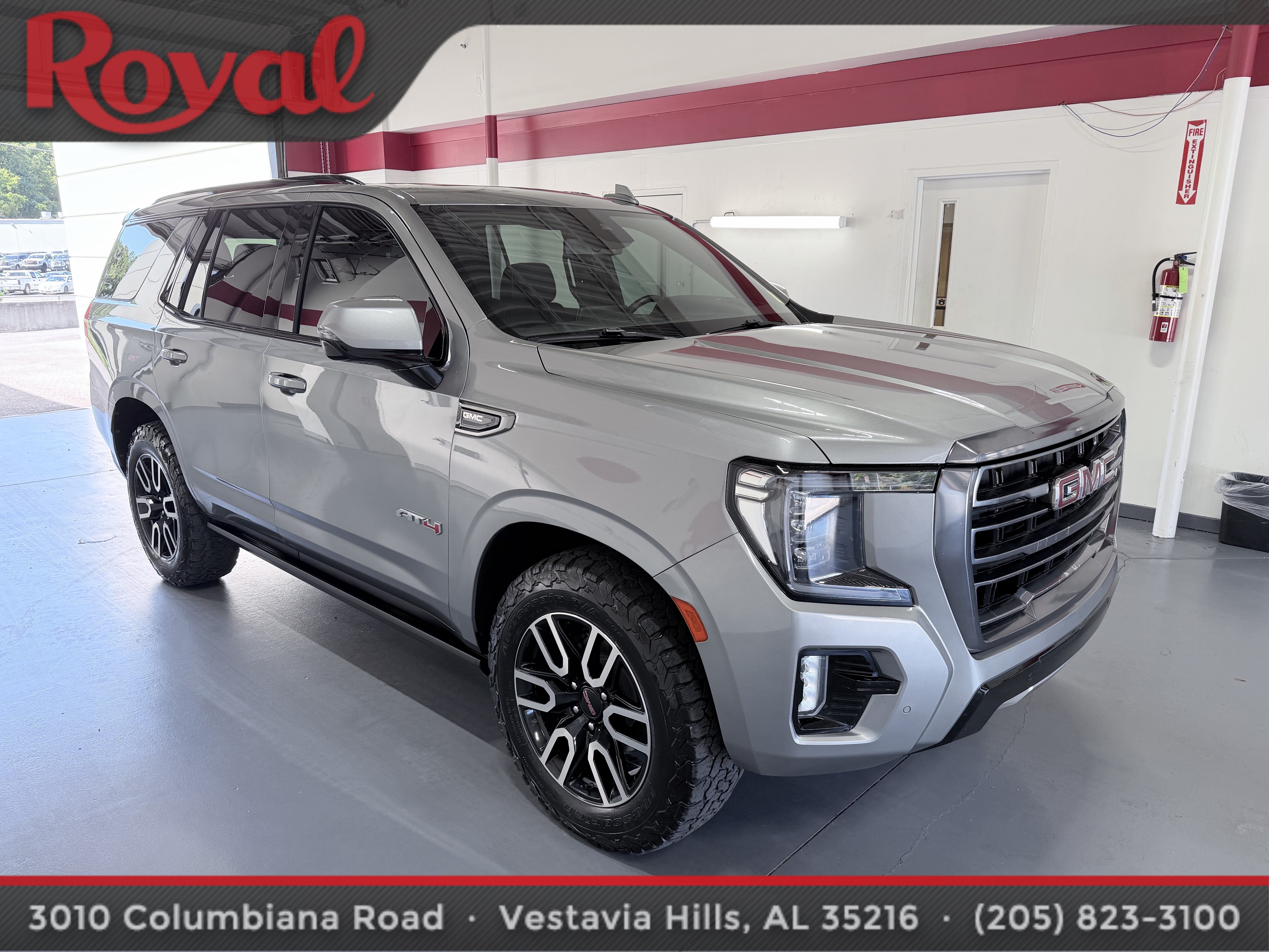 Used 2023 GMC Yukon AT4 w/ AT4 Premium Plus Package AWD/4WD image 4