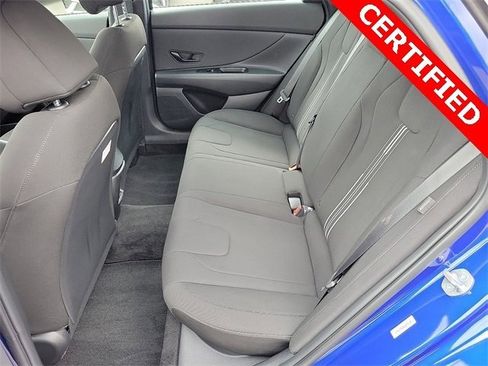 Certified 2025 Hyundai Elantra Sport image 17