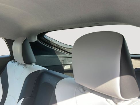 Used 2017 Toyota Prius Prime Premium FWD image 13