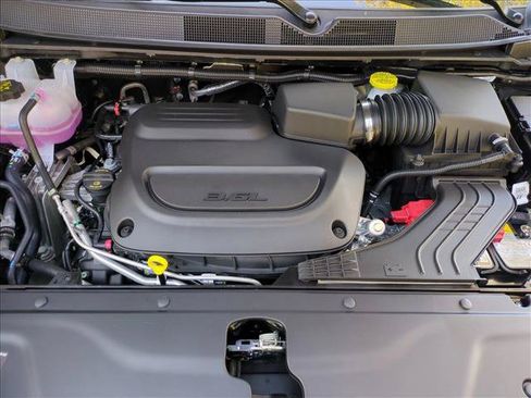 New 2026 Chrysler Pacifica Limited w/ S Appearance Package FWD image 16