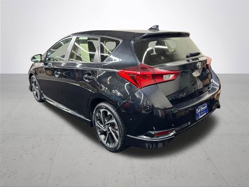 Used 2018 Toyota Corolla iM image 4