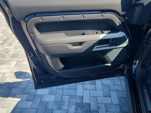 Used 2024 Land Rover Defender 110 X-Dynamic SE image 22