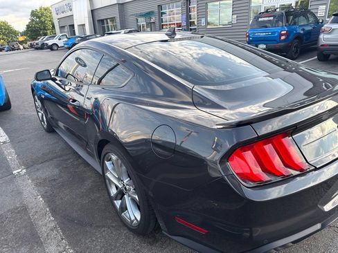 Used 2022 Ford Mustang GT Premium w/ Equipment Group 401A RWD image 7